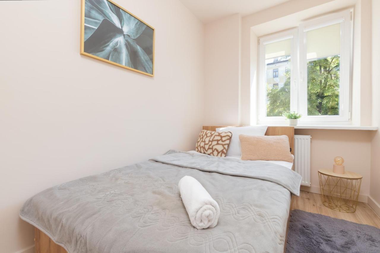 Mokotow Apartments Reytan By Noclegi Renters Warsaw Luaran gambar