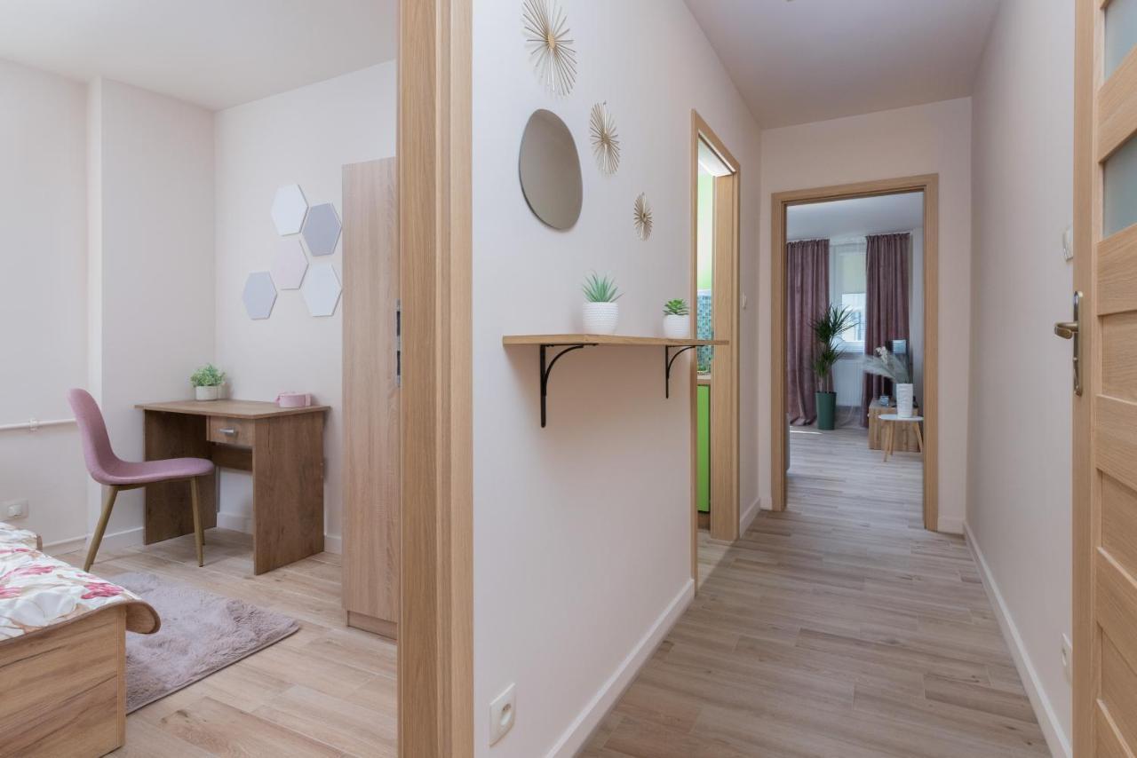 Mokotow Apartments Reytan By Noclegi Renters Warsaw Luaran gambar